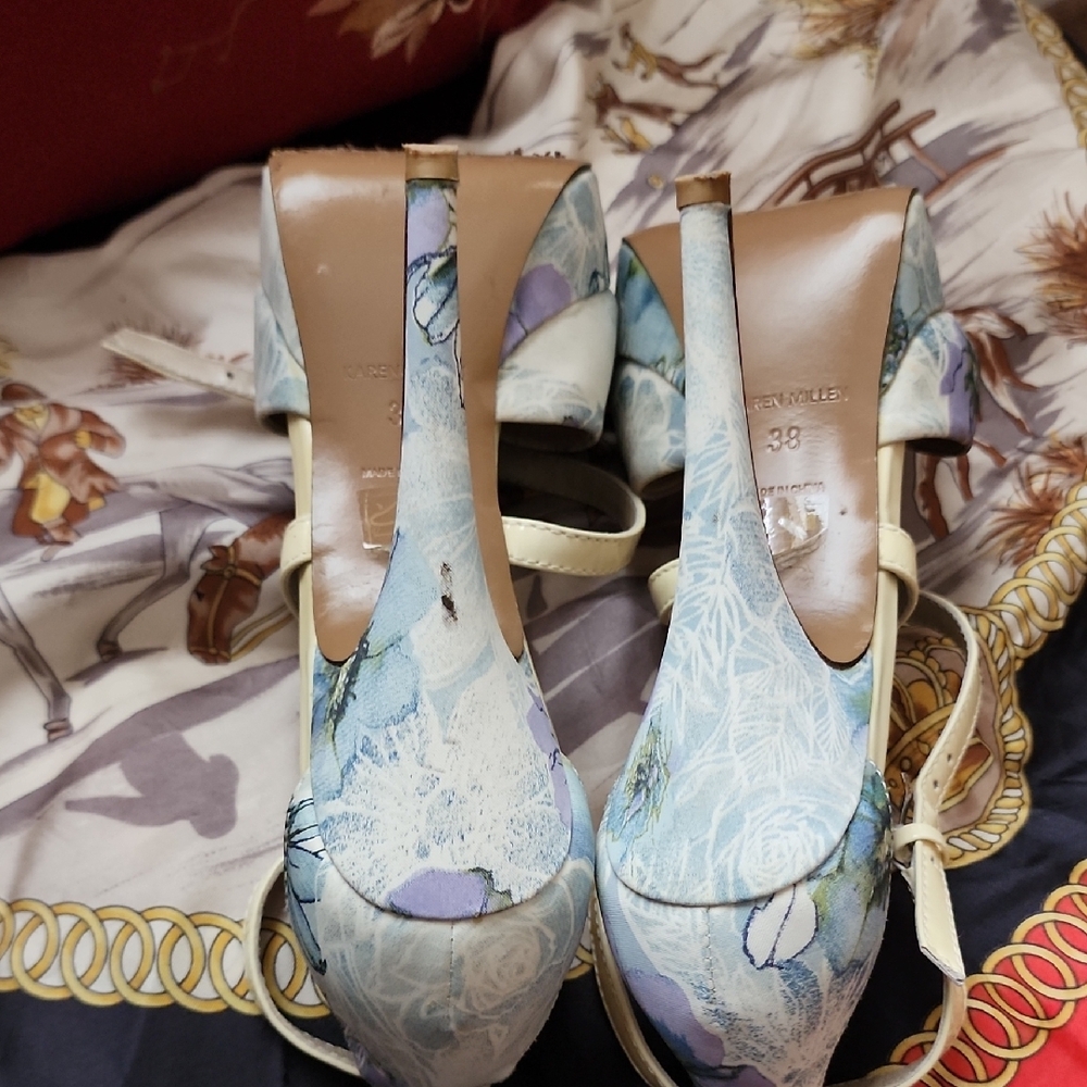 Karen Millen Floral Print Heels - Picture 6 of 6